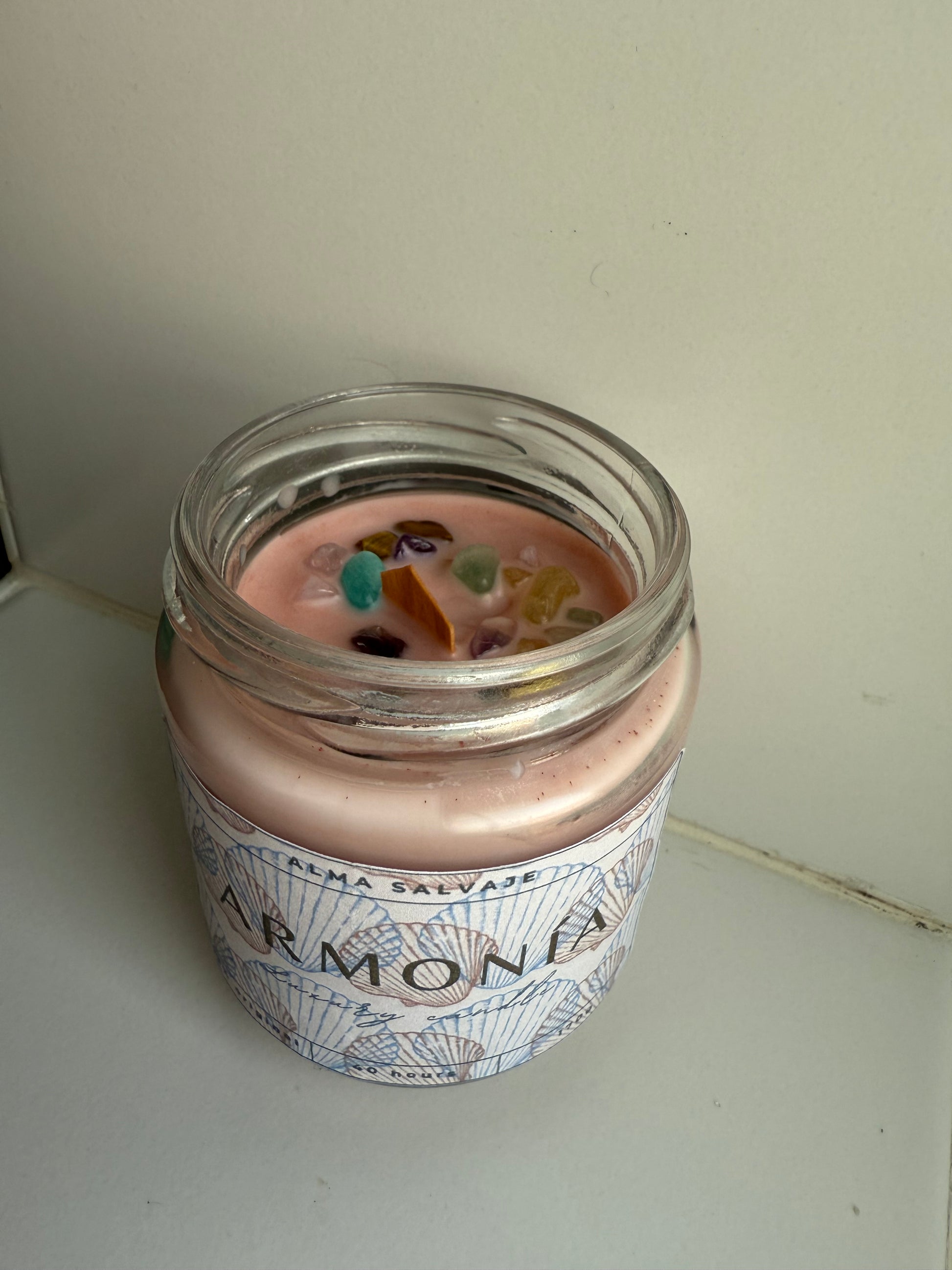 Vela “Armonía” con minerales