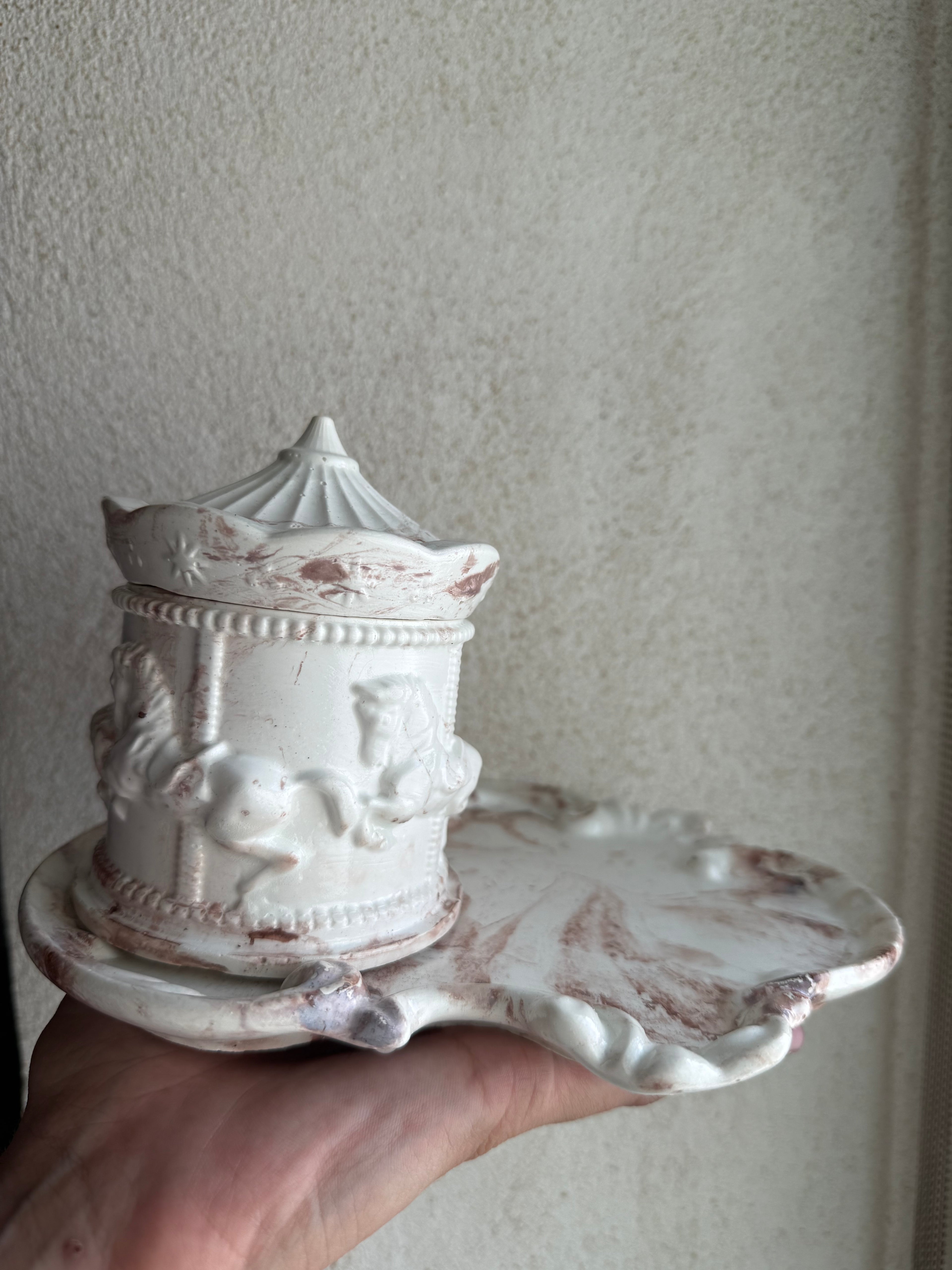 Carrusel y bandeja efecto mármol