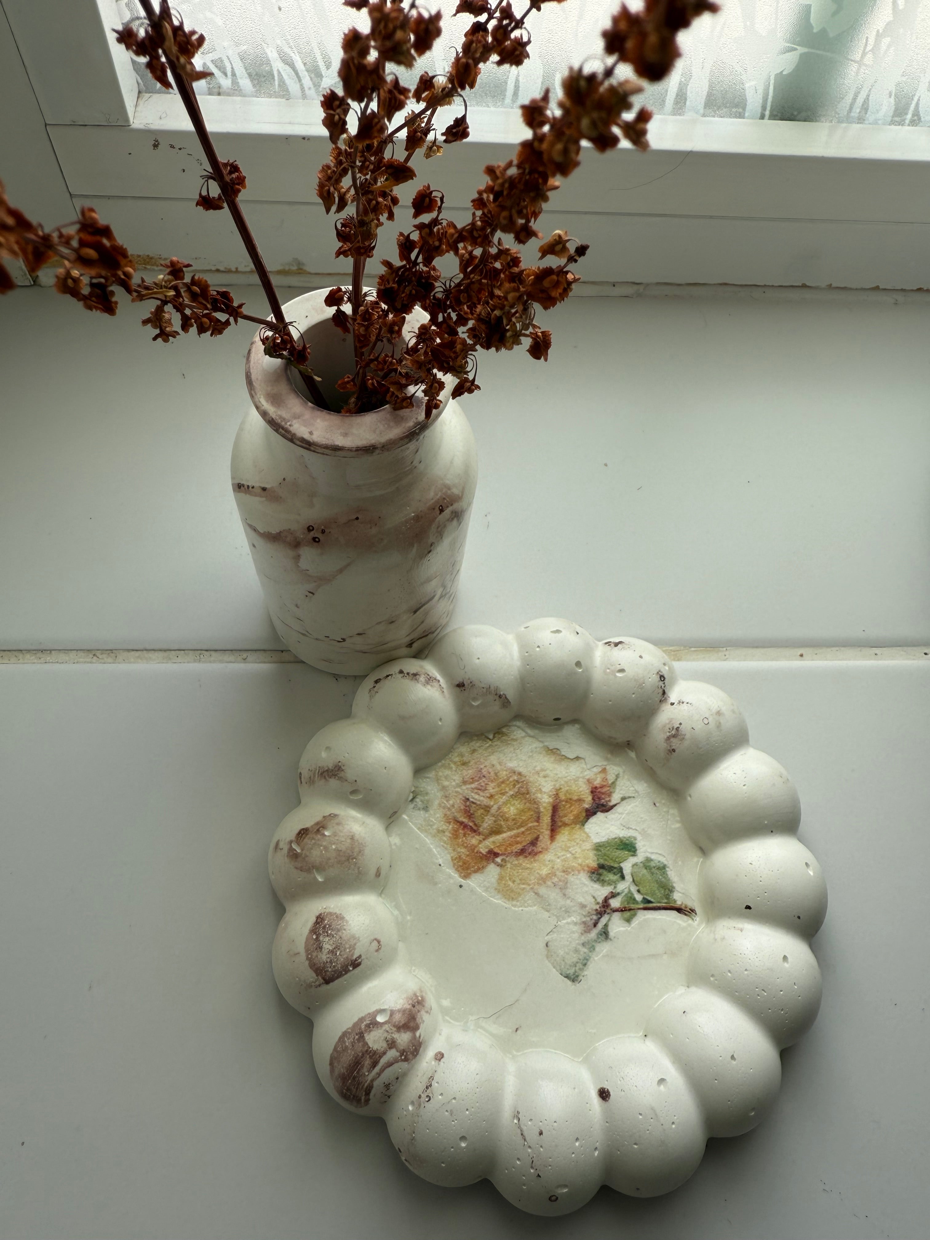 Conjunto decorativo antiguo