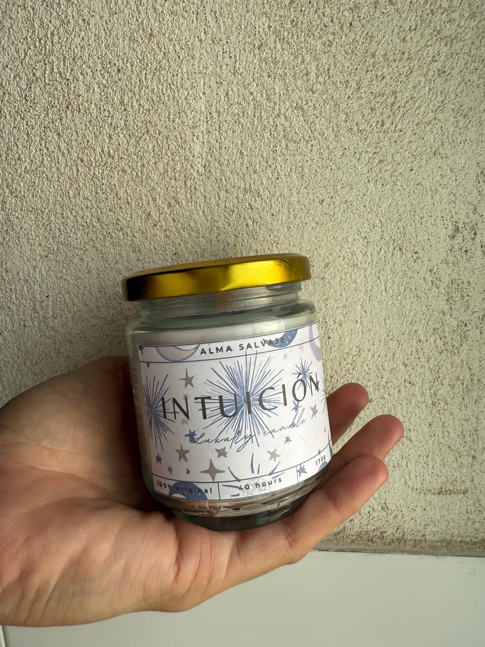 Vela “Intuición” con minerales