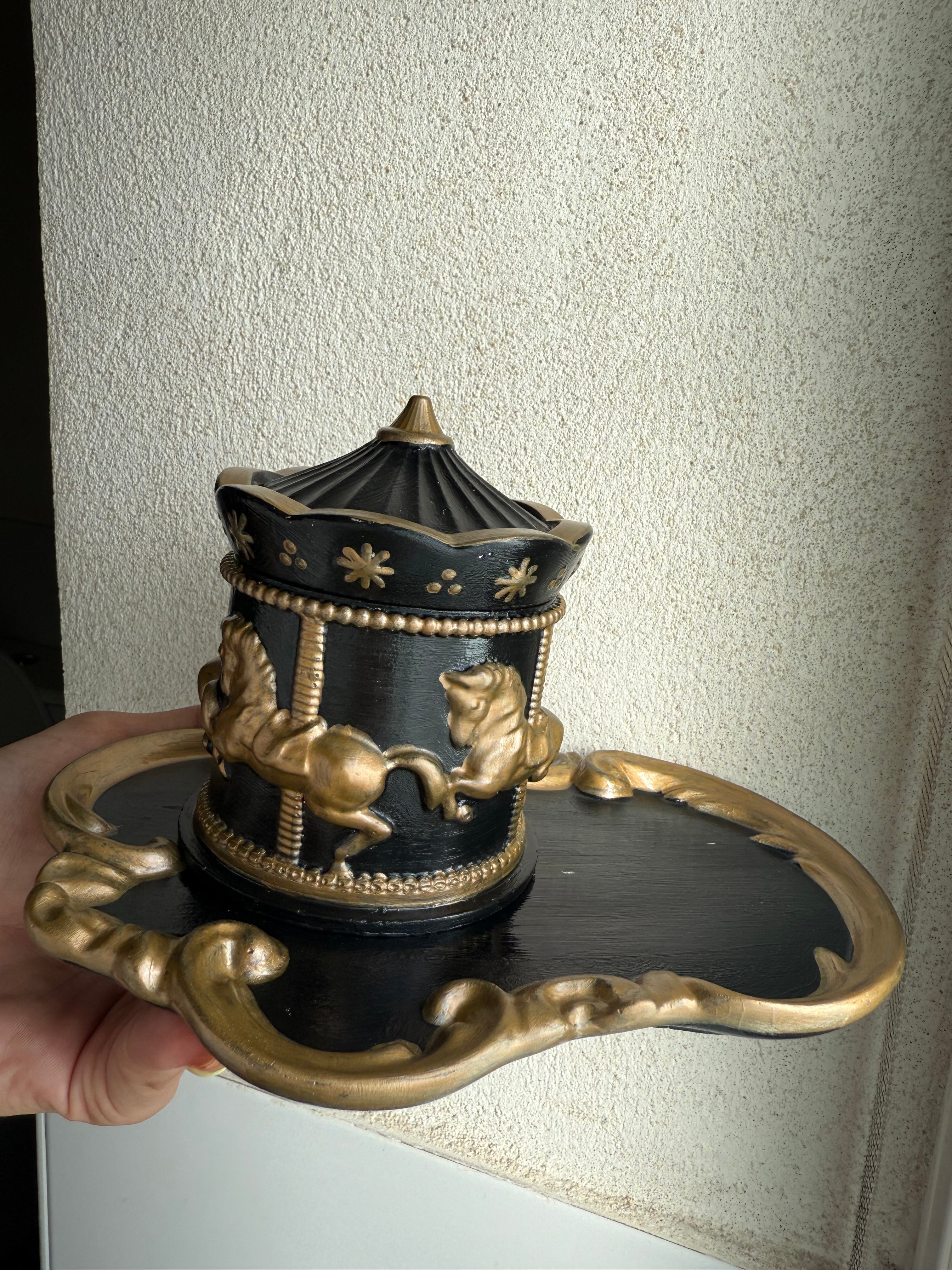 Carrusel y bandeja “Edición negra”.