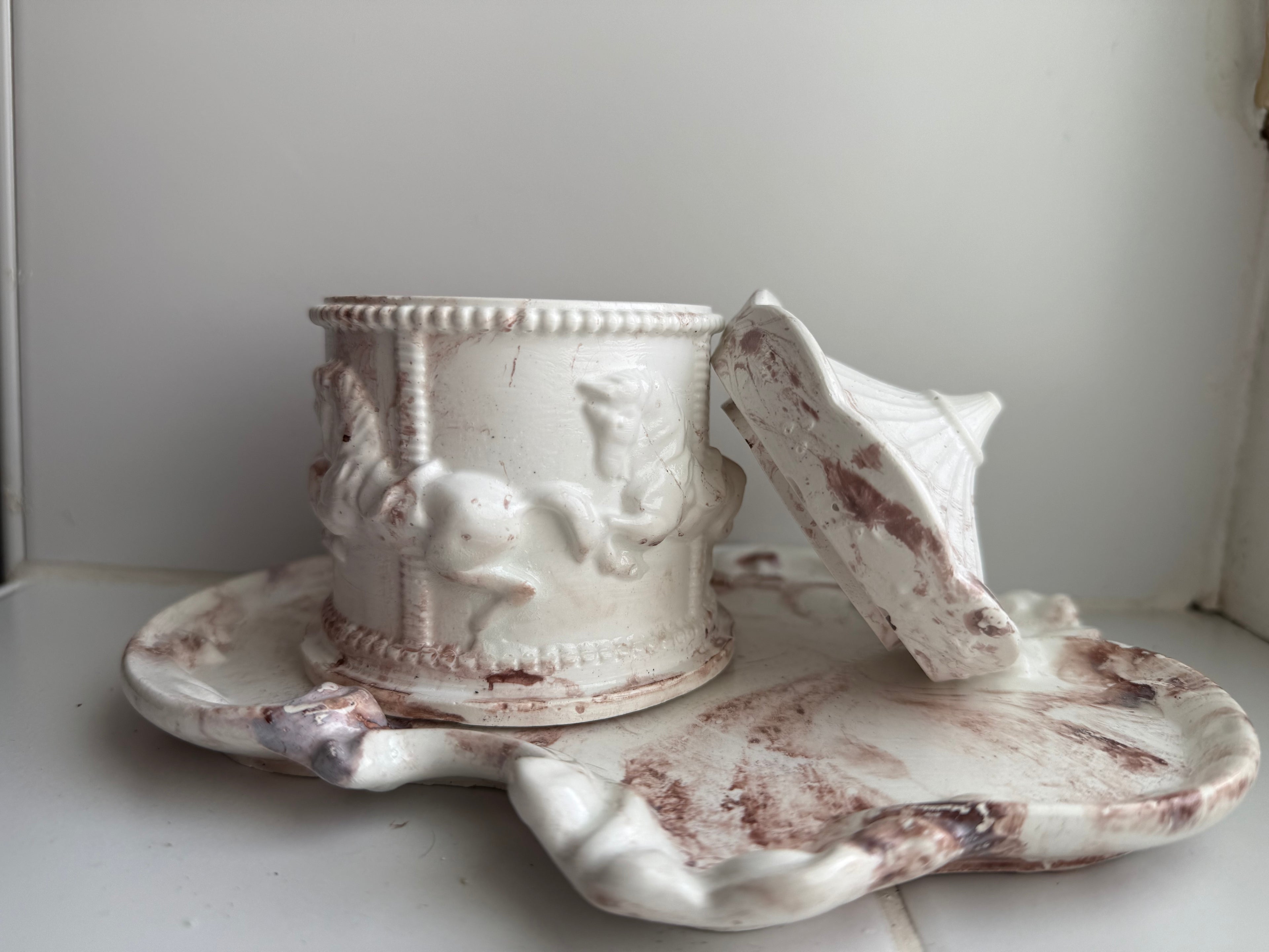 Carrusel y bandeja efecto mármol