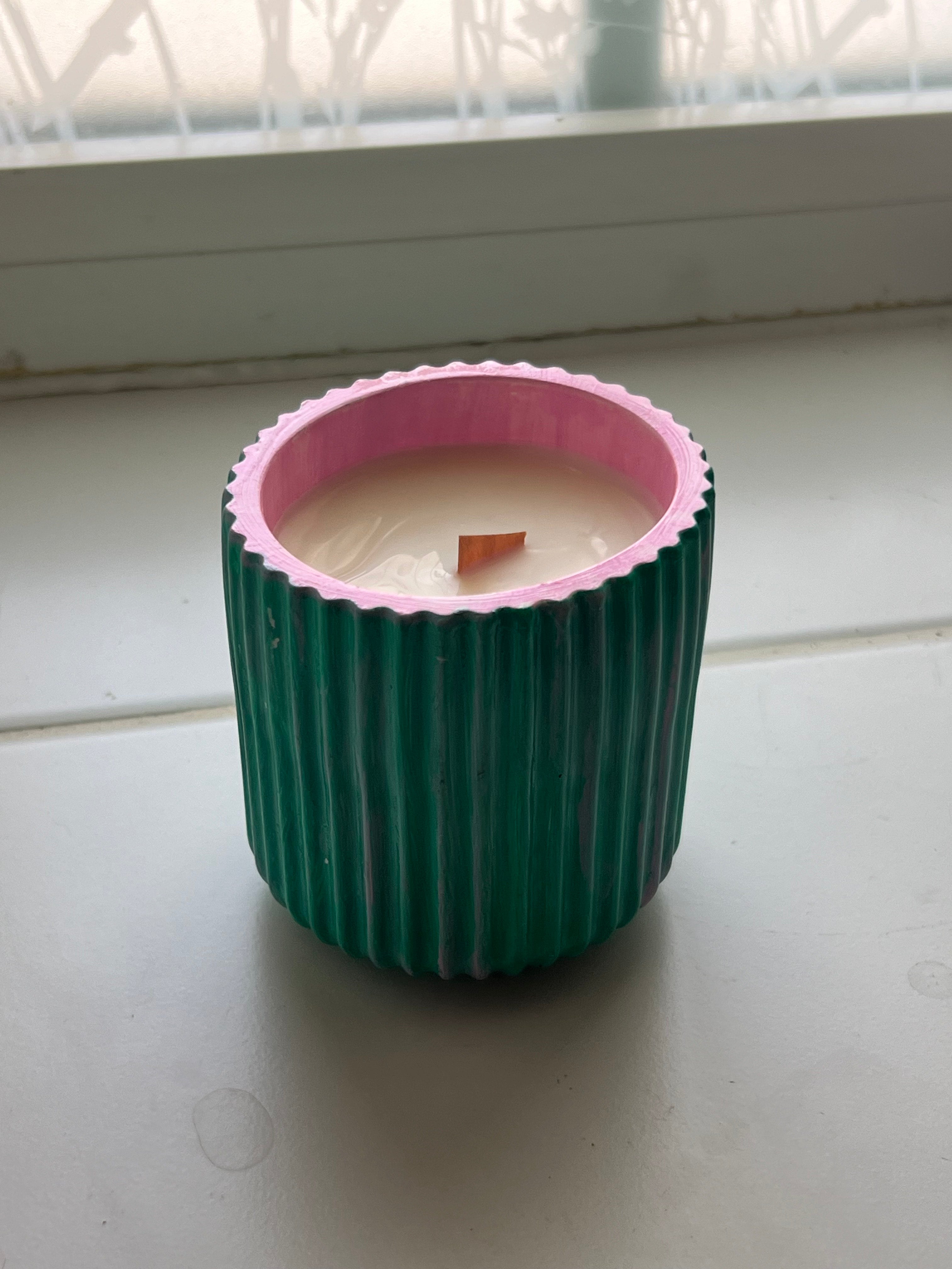 Vela aromática de frambuesa, caramelo y vainilla.